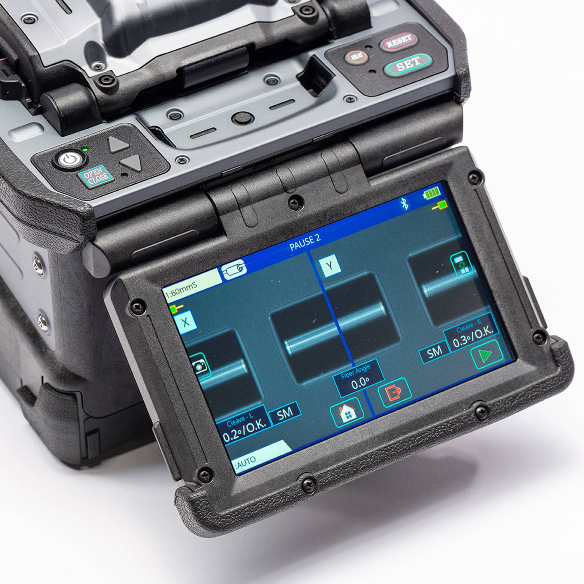Fujikura 90S Plus Fusion Splicing Machine shown aligning fibres